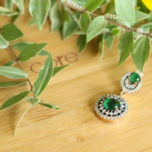 925 Sterling Silver Floral Topaz Pendant and Chain - Picture 2 of 5